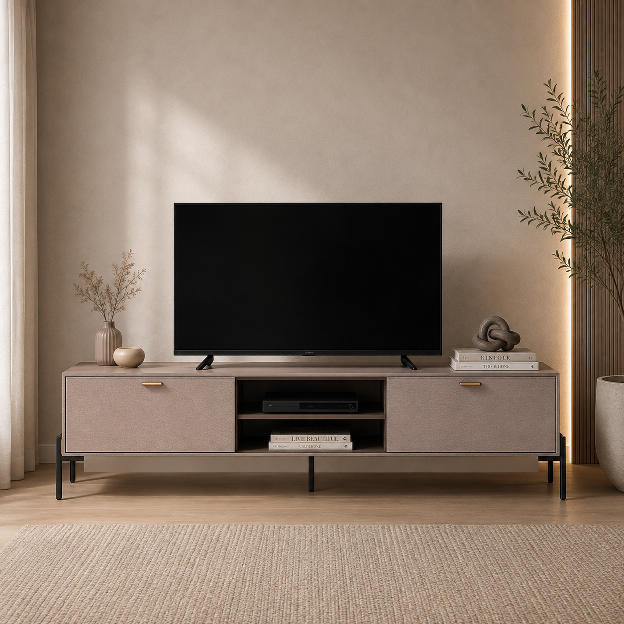 TV tumba – 2 eshikli, o‘rtasi ochiq nishali, qora metall oyoqlar (200×40×50 sm)