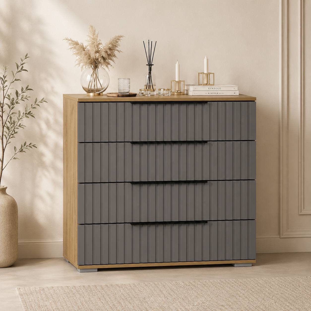 Komod – 4 tortmali, metall tutqichlar, PVX kromka (41×84×92 sm / LDSP + MDF+PVX / Dub Kraft oltin, Grafit mat)